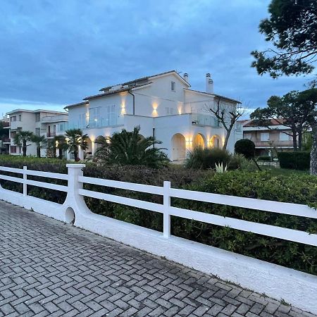 Villa Mirella Нумана Екстериор снимка