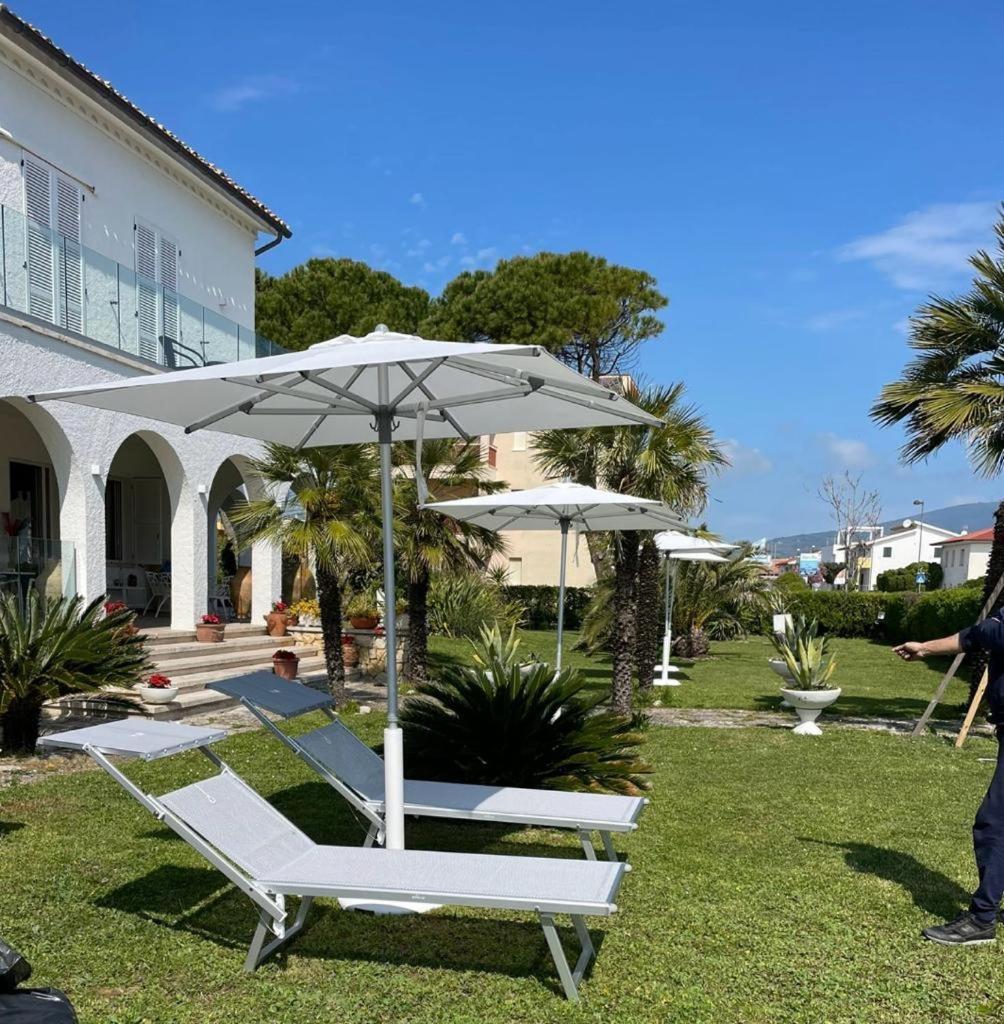 Villa Mirella Нумана Екстериор снимка