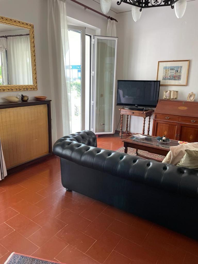 Villa Mirella Нумана Екстериор снимка